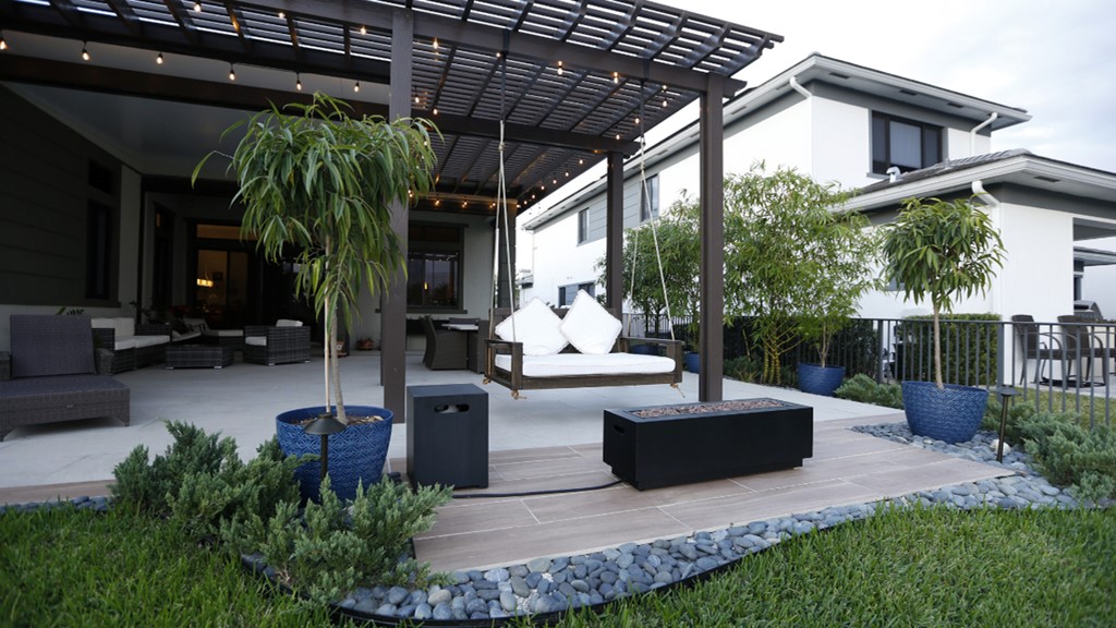 Aluminum pergola